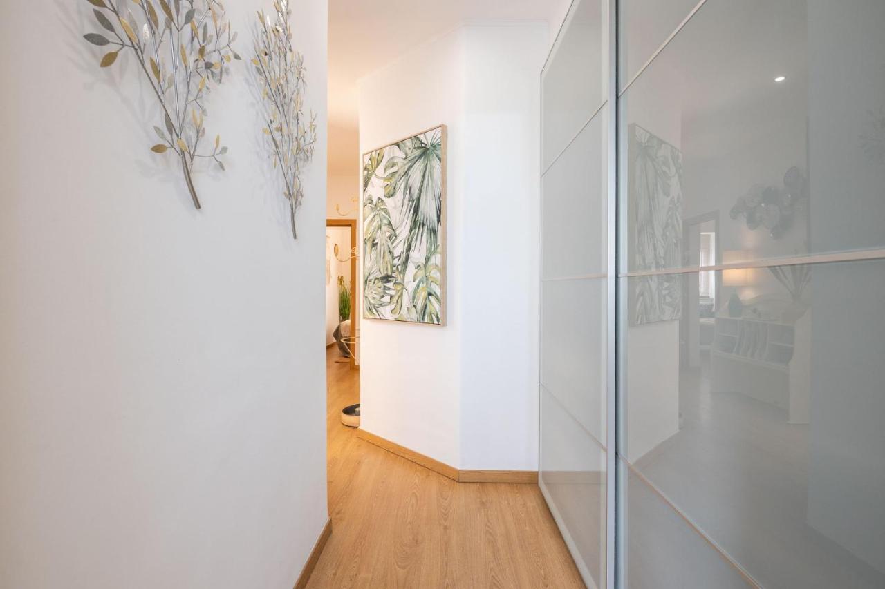 Serene 2bdr W/ Patio By Lovelystay * Lisboa